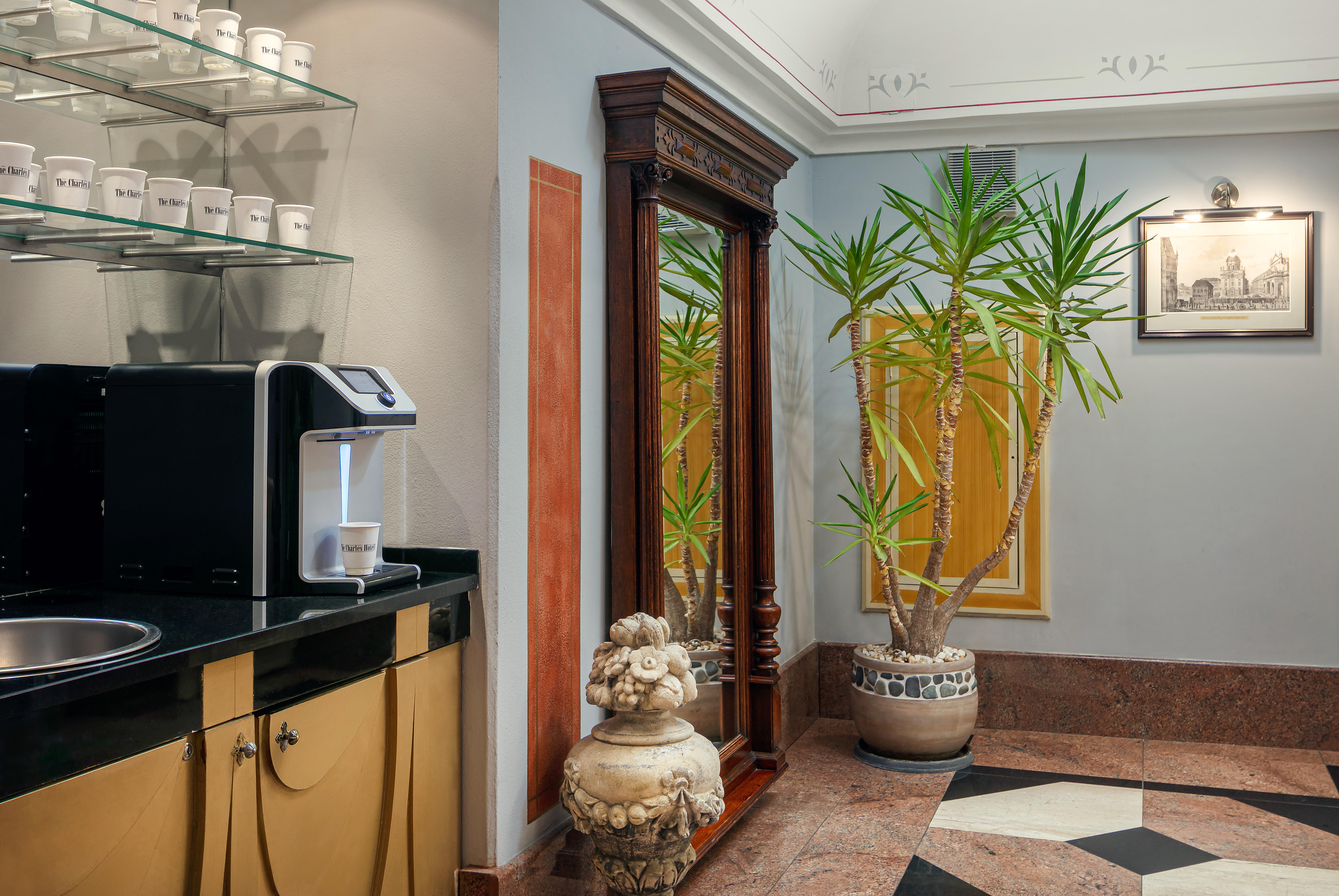 The Charles Hotel Praag Buitenkant foto