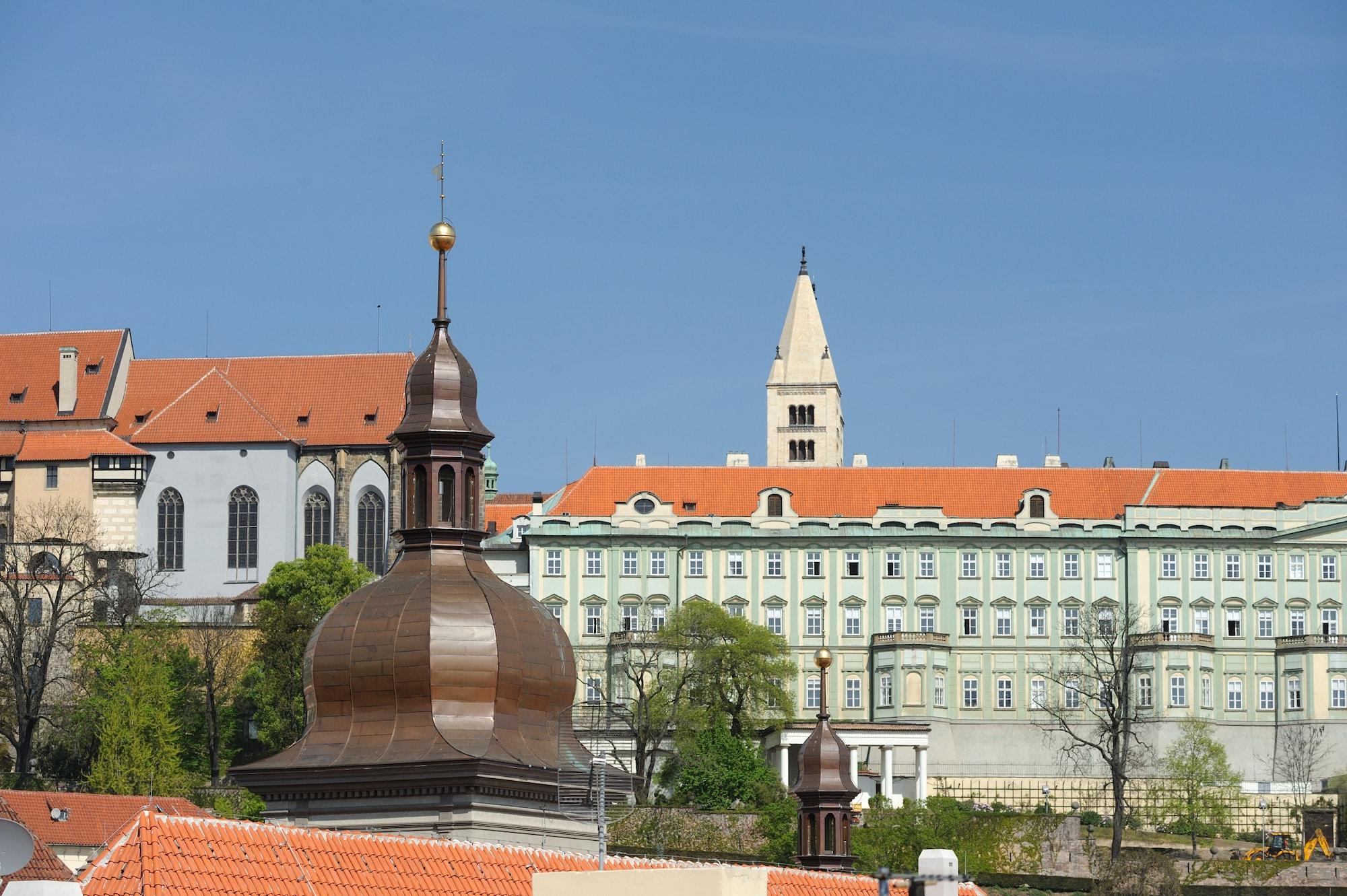 The Charles Hotel Praag Buitenkant foto